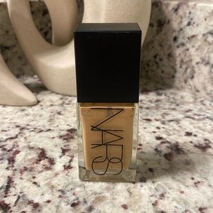NARS Light reflecting foundation